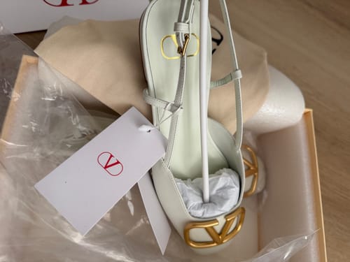 Customer photo review of VLOGO WHITE PATENT LEATHER SLINGBACK FLATS