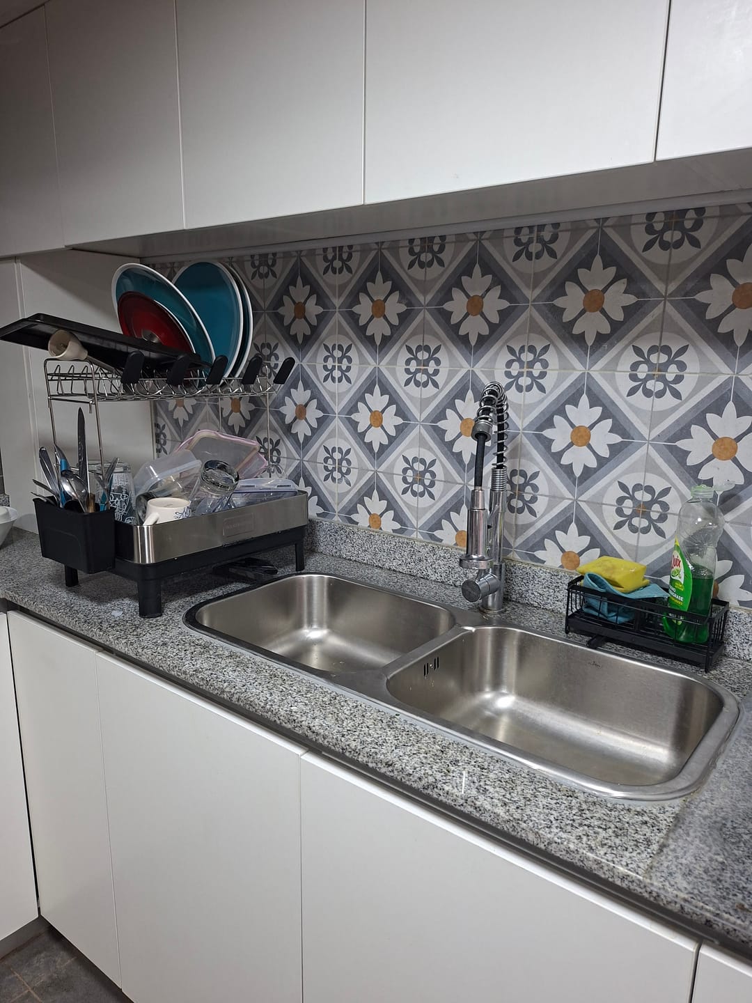 Customer photo review of Rack de Almacenamiento para Fregadero con Tubo de Drenaje Giratorio Estante de Esponja