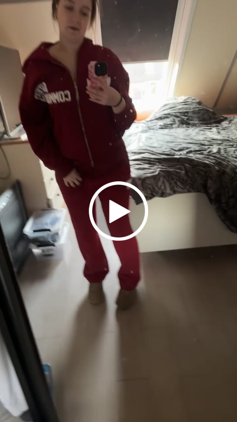 Customer video review of GATED COMMUNITY STRAIGHT LEG SWEATPANTS BURGUNDY