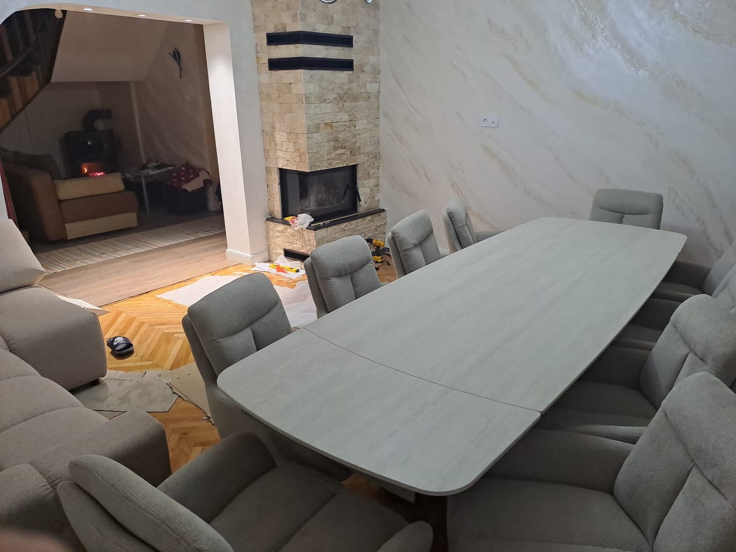 Customer photo review of Masa extensibila SALIX, travertin/casmir, piatra sinterizata/otel, 180/260x90x76 cm