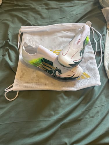 Clement review of F50 Lamine Yamal Laceless FG - Rose/Blanc image 1 out of 1