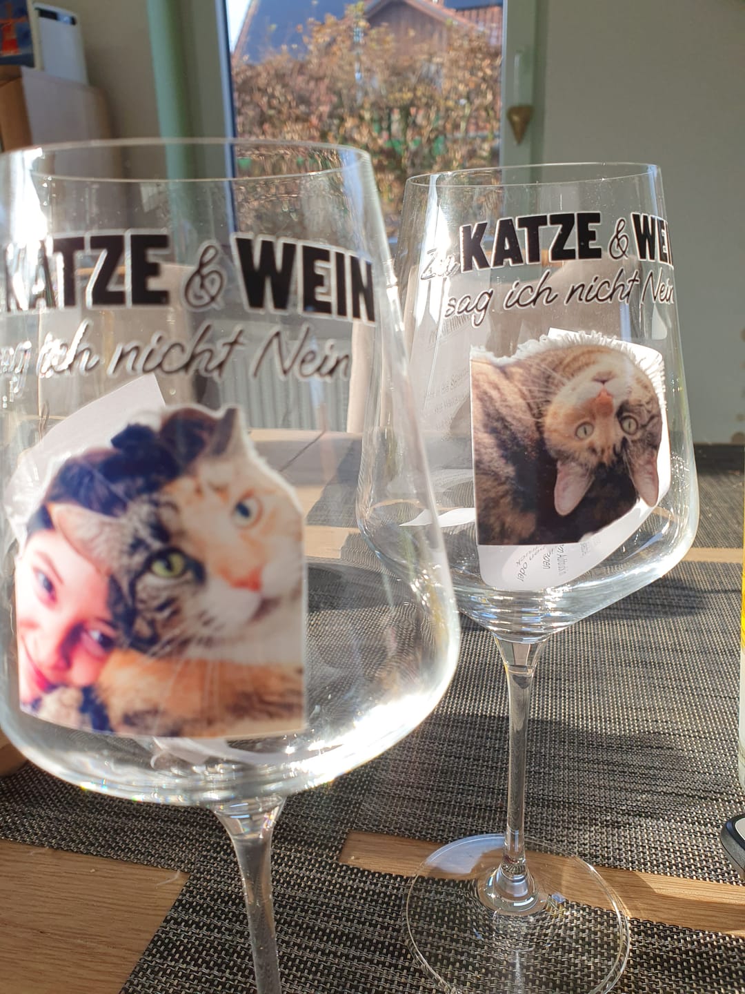 Customer photo review of Zu Katze und Wein sag ich nicht nein - Individuelles Weinglas