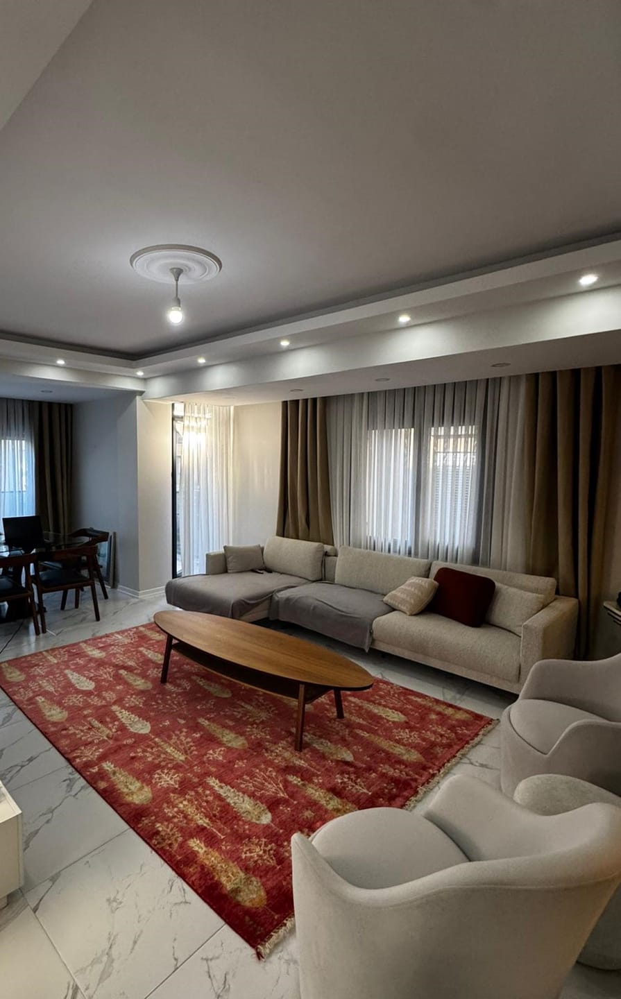 Customer photo review of Oushak Carnaval %100 Naturel Kolay Temizlenir El Emeğiyle Üretilen Tensel Modern Uşak Halısı 08 RED