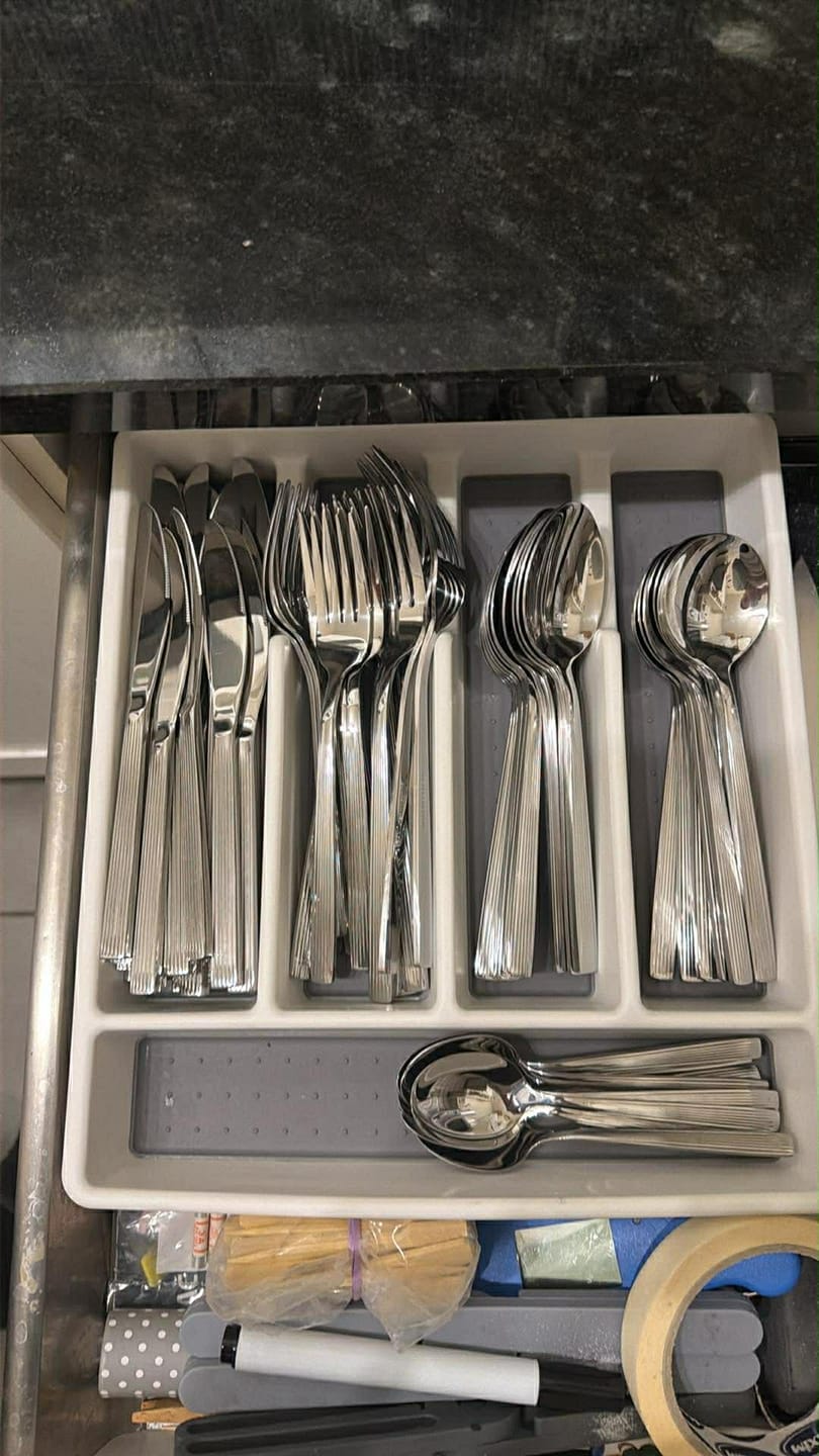 Customer photo review of Belleek Living Erne 44 Piece Cutlery Set