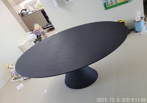 CLAY - Oval Table 설치 사례