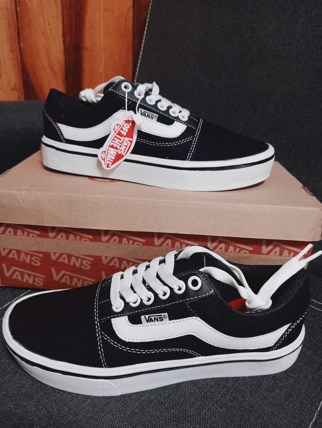 Customer photo review of Tenis 175 Choclo Negro Blanco