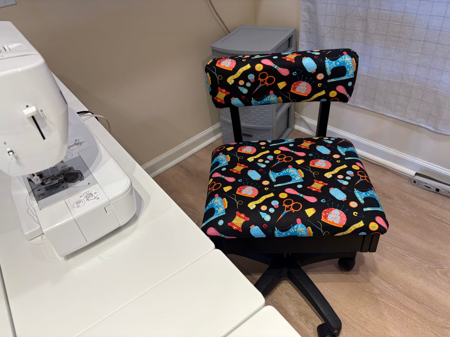 Customer photo review of Arrow Hydraulic Sewing Chair
