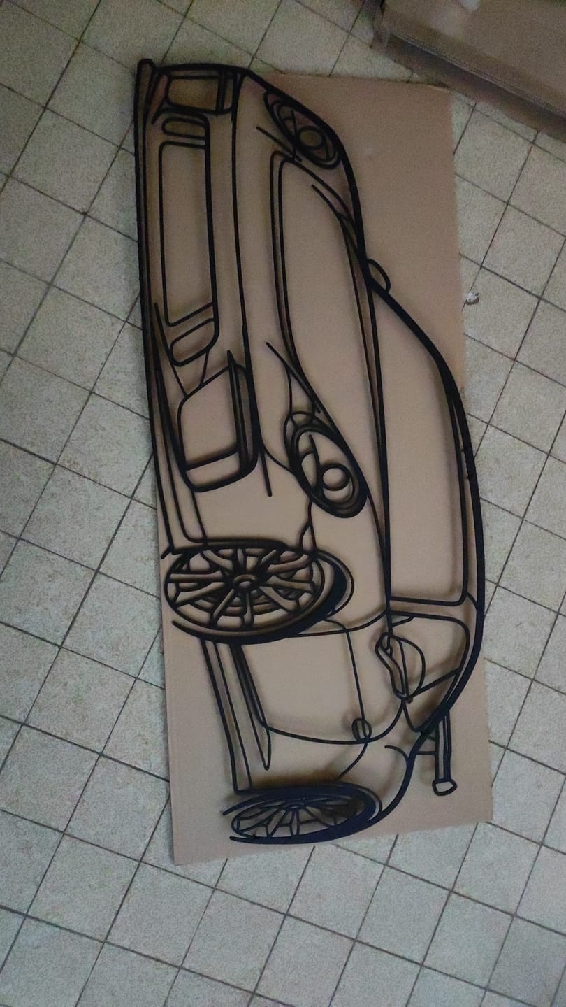 Customer photo review of Art Mural Métallique : Silhouette de Voiture Personnalisée