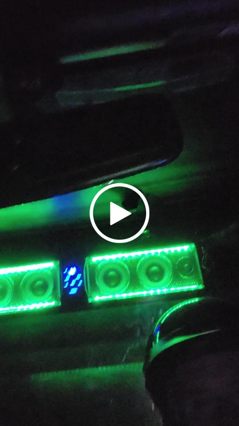 Customer video review of UTV Sound Bar RGB 25'' Bluetooth Multicolor Lights 500W Amplifier 1.25''-2'' Roll Bar