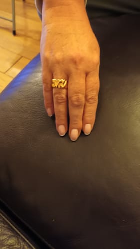 Customer photo review of Amore Balloon Hearts Band Ring