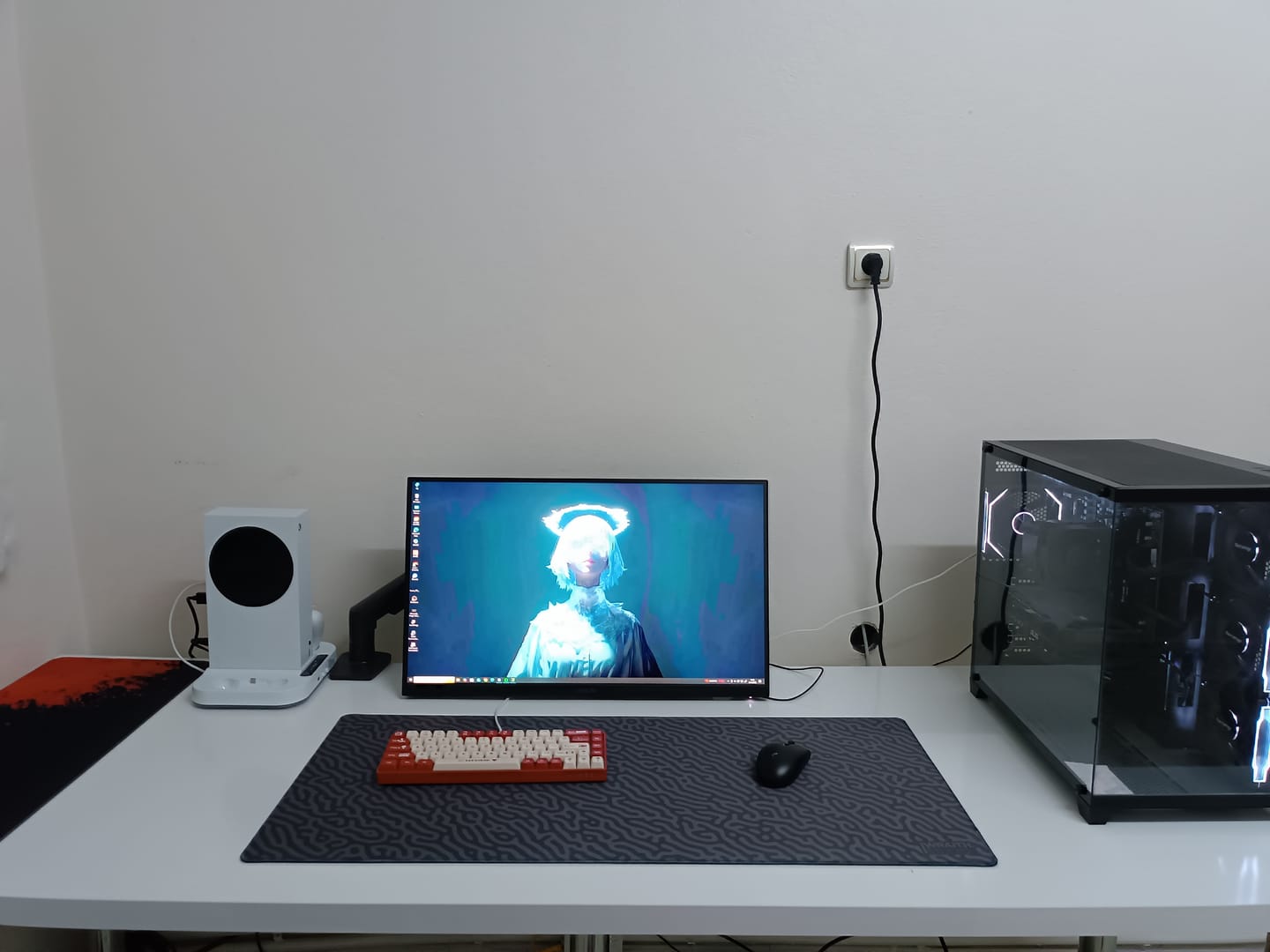 Customer photo review of Wraith Studio Jungle Maze Deskmat