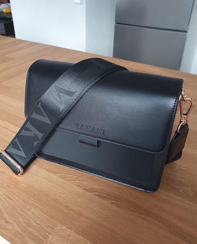 R. T. review of VALDA - ALL BLACK image 1 out of 1