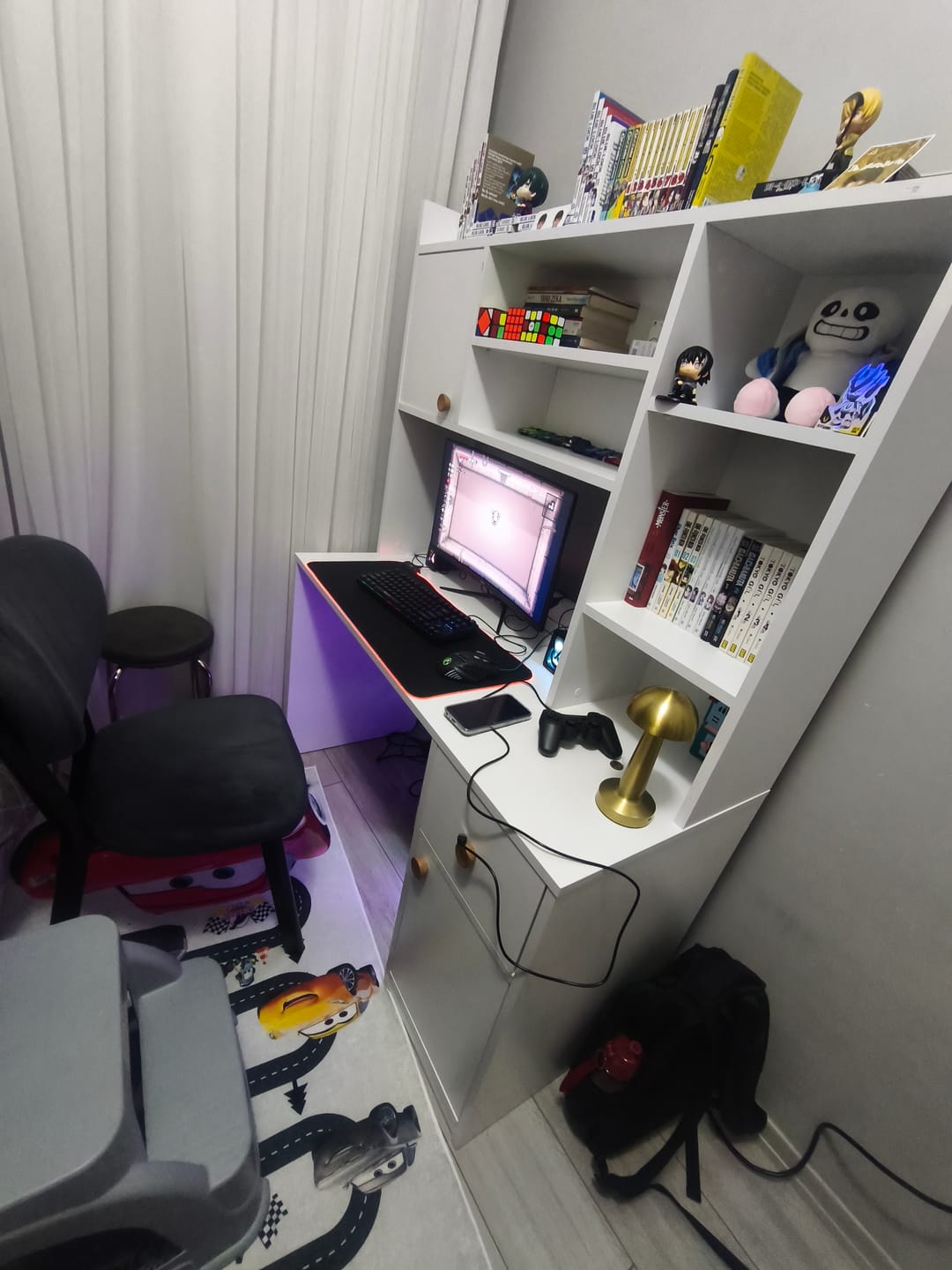 Customer photo review of Rani HA128 Kitaplıklı Raflı 2 Kapaklı 1 Çekmeceli Çalışma Ofis Bilgisayar Masası Beyaz