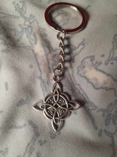 Mélinda T. review of Porte-clés 'Nœud de Sorcière' - 'Retour à l'Envoyeur' image 1 out of 1