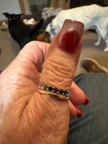 Customer photo review of Personalized Dainty Round Birthstone Ring - Mother Grandma Ring Gift