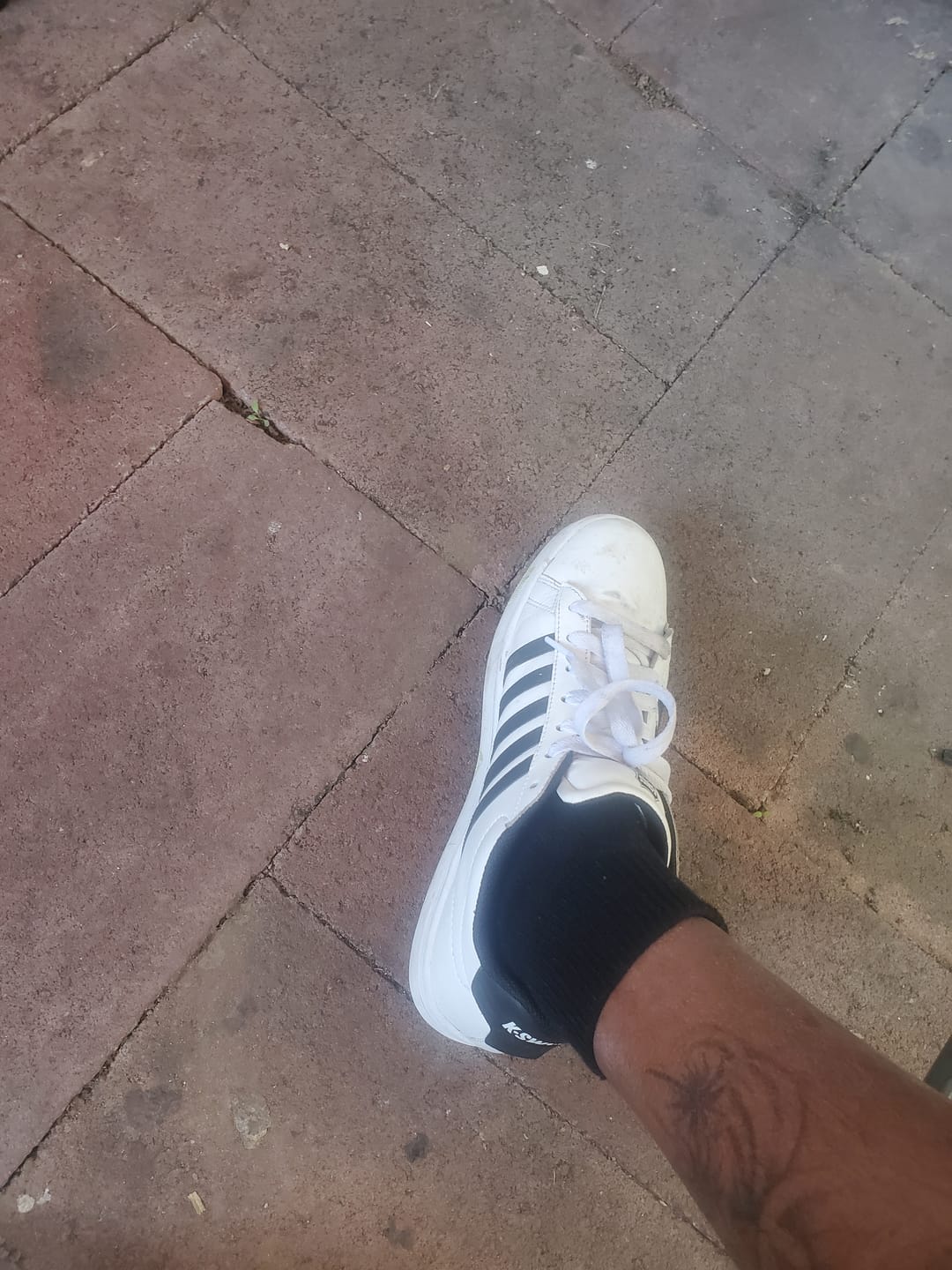 Customer photo review of 04413-191-M | COURT TIEBREAK II | WHITE/BLACK/WHITE
