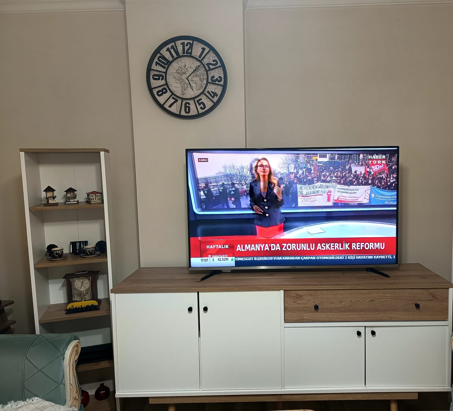 Customer photo review of Rani HC111 Kitaplık 5 Raflı Çalışma Odası Kütüphane Modern Duvar Rafı Beyaz - Sepet Ceviz