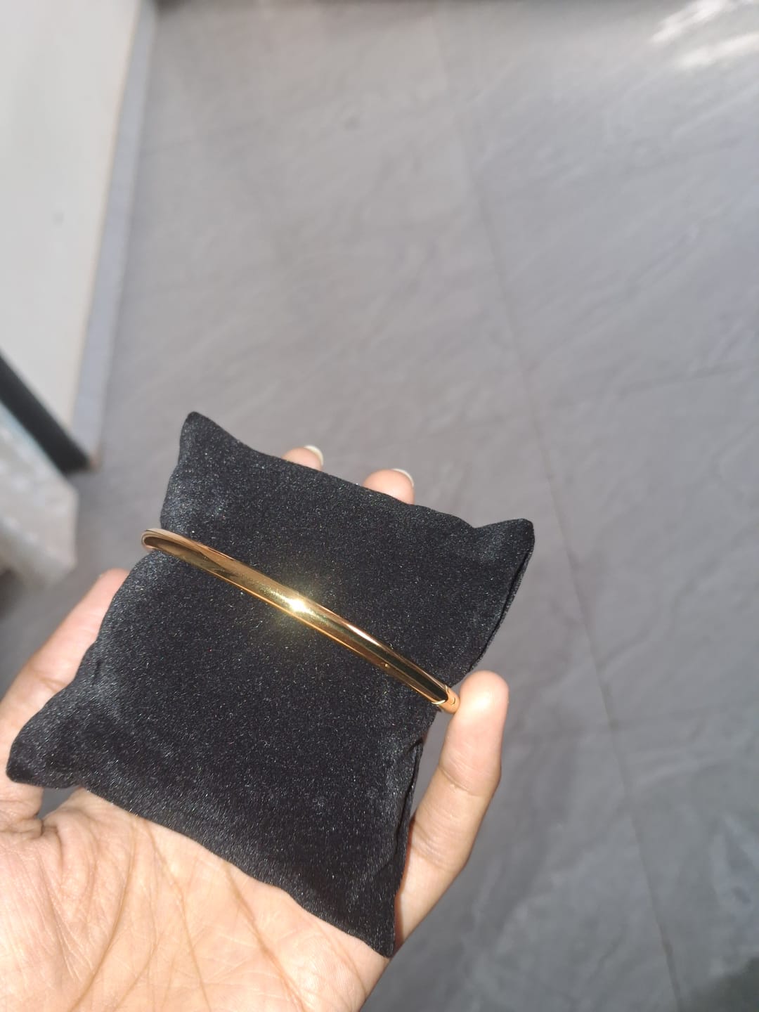 Customer photo review of Plain Gold Bangle Bracelet - 7 mm