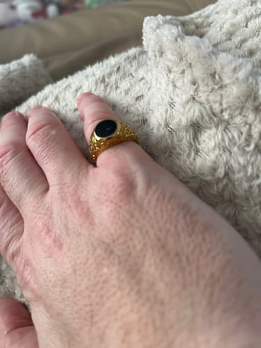 Mr review of Signet Noir Ring - Gold image 1 out of 1