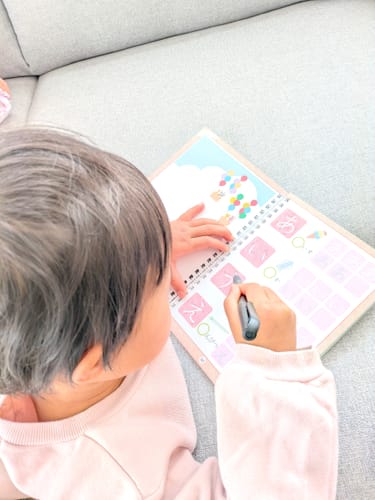 Customer photo review of 文字が消える!? まほうのドリル（ひらがな・カタカナ）