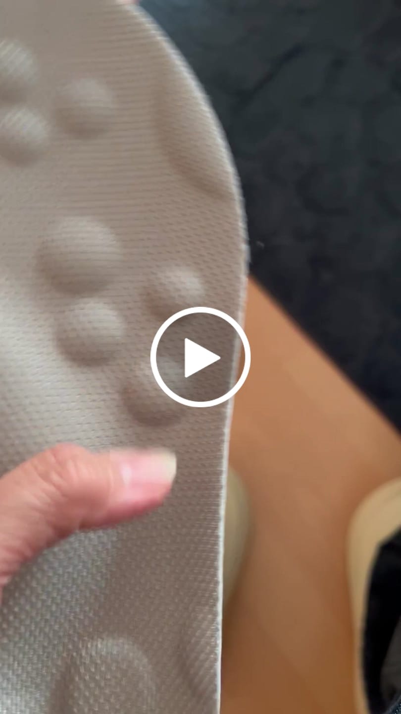 Customer video review of Cloggies Orthopädische Massage-Einlegesohlen