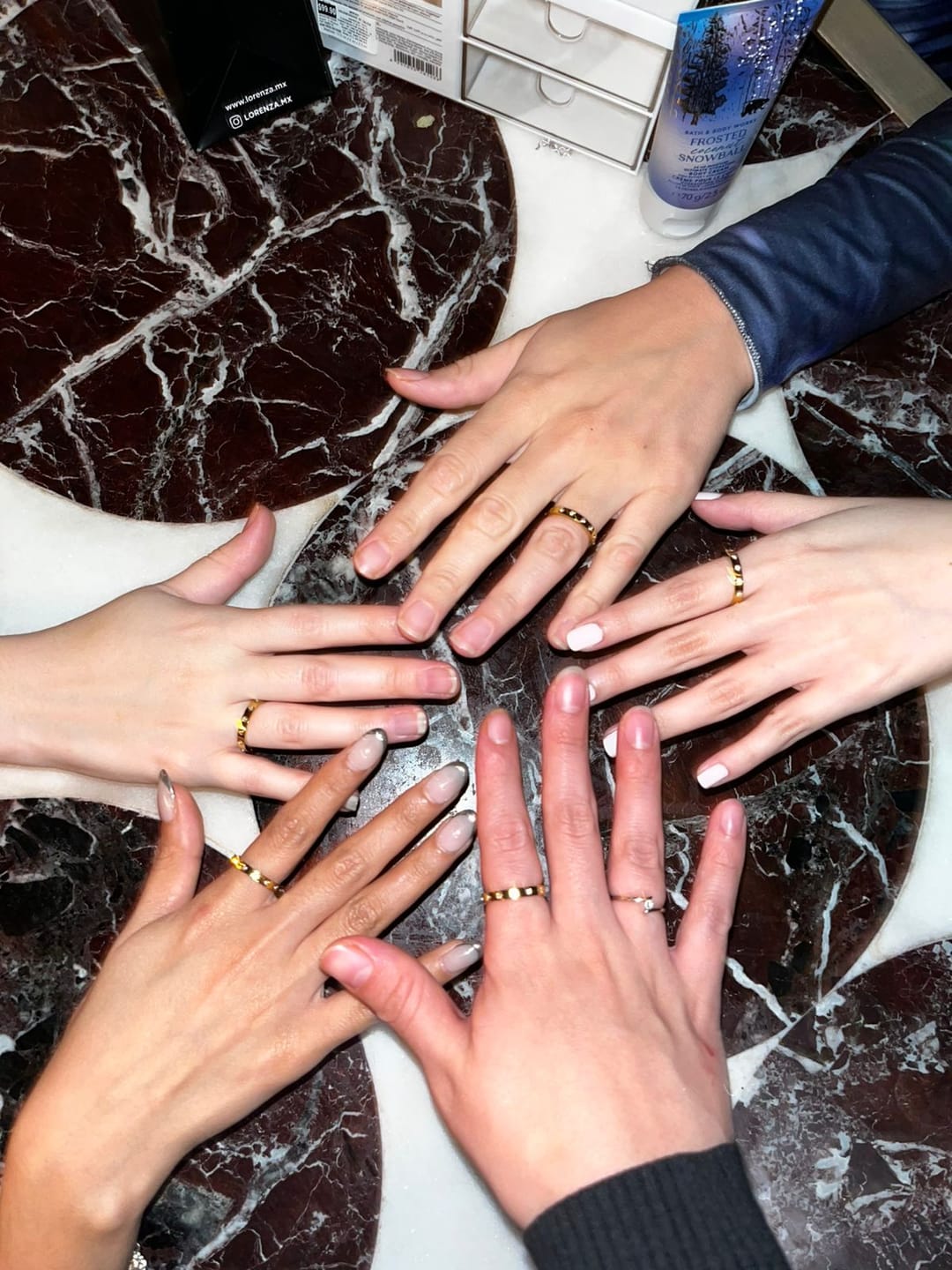 Customer photo review of Anillo Con Mini Flores Zirconias