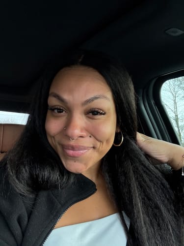 Customer photo review of CurlyMe Pre-bleached Kinky Straight Hair Wear Go Glueless Wig 7x5 Pre-cut HD Lace Pre-plucked