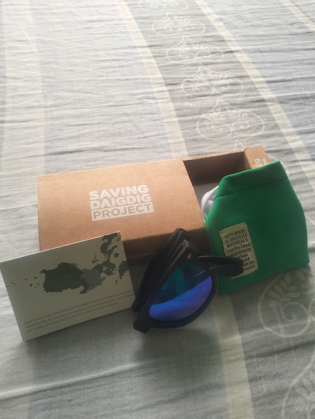 Customer photo review of Earth Protector™ Foldable Eyewear - Blue Green Mirrored Lens