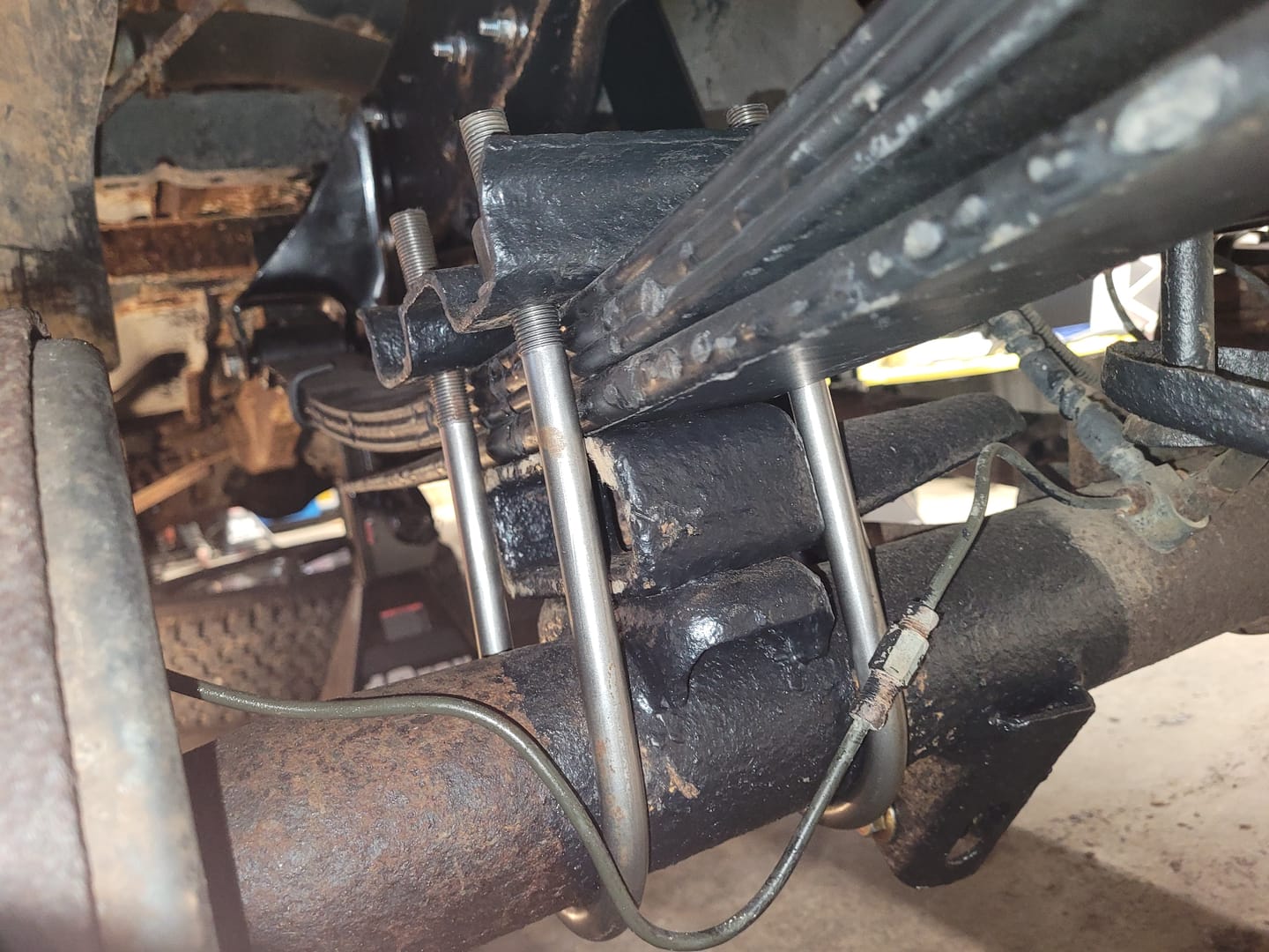 Customer photo review of 9/16 Inch Diameter U-Bolts - Round