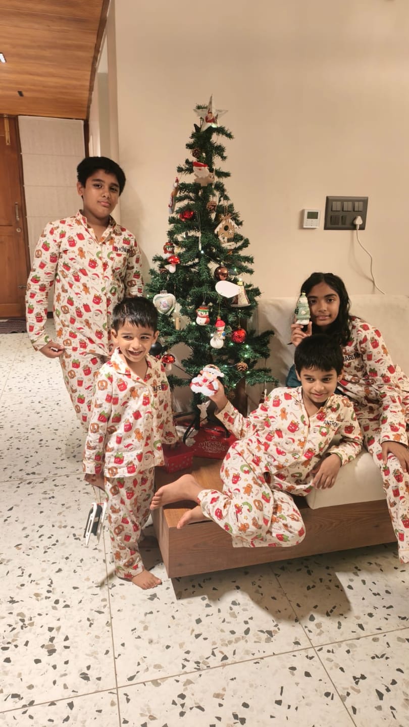 Customer photo review of Beige Ho Ho Night Suit