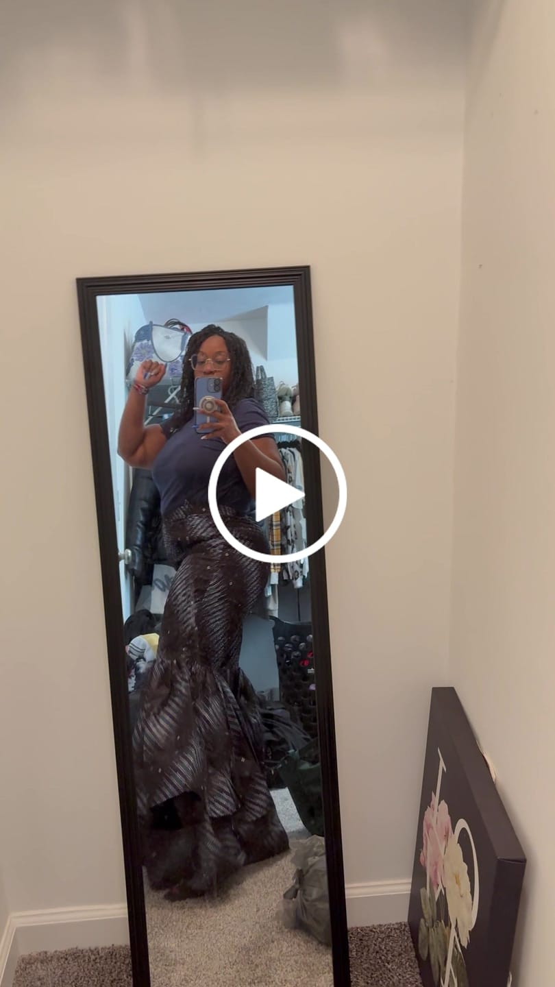 Customer video review of Kimi Women's African Print Bell Bottom Pants - Black