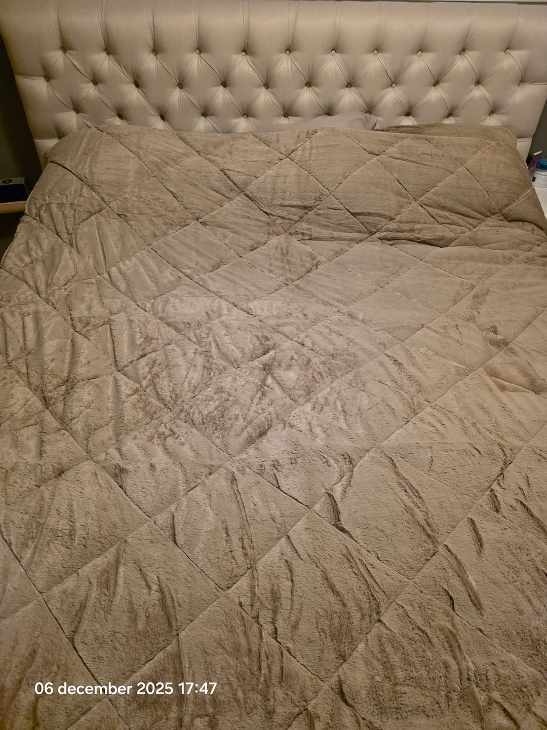 Customer photo review of Dekbed Zonder Overtrek Teddy Fluffy™ Iced Coffee Taupe