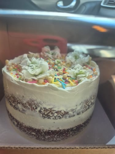 Customer photo review of funfetti cake