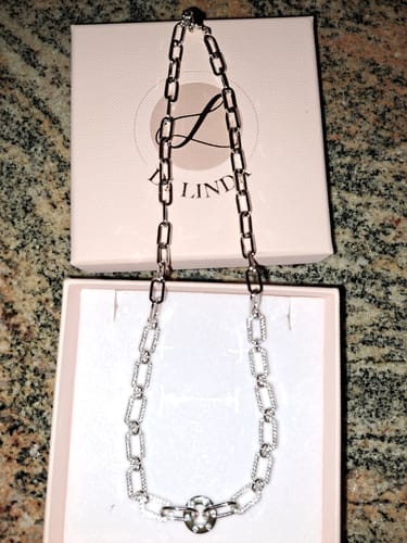 Customer photo review of Collana fine brillantinata con rolò e cerchio centrale