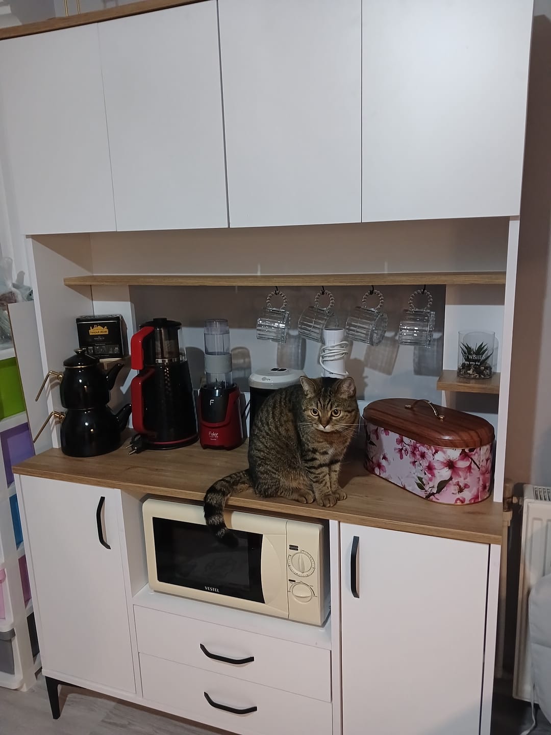 Customer photo review of Rani JE168 Çok Amaçlı Dolap 6 Kapaklı 2 Çekmeceli Kiler Mutfak Dolabı Beyaz - Sepet Ceviz