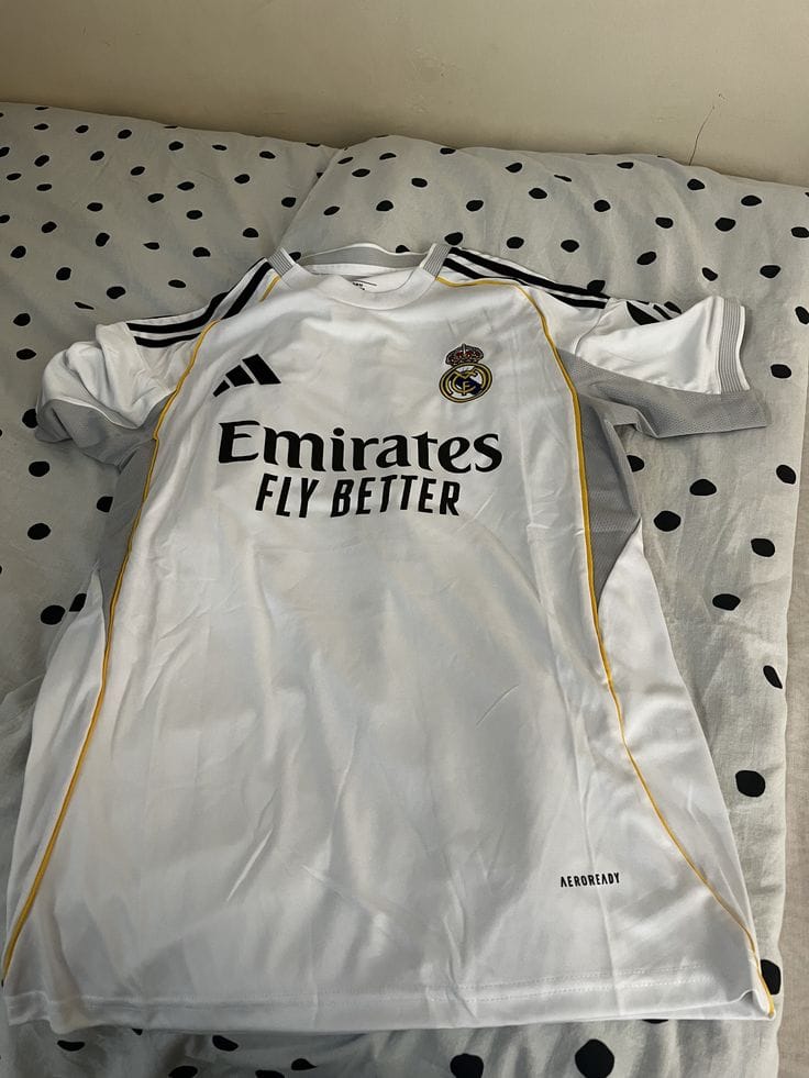 Customer photo review of Real Madrid 25/26 Home Jersey