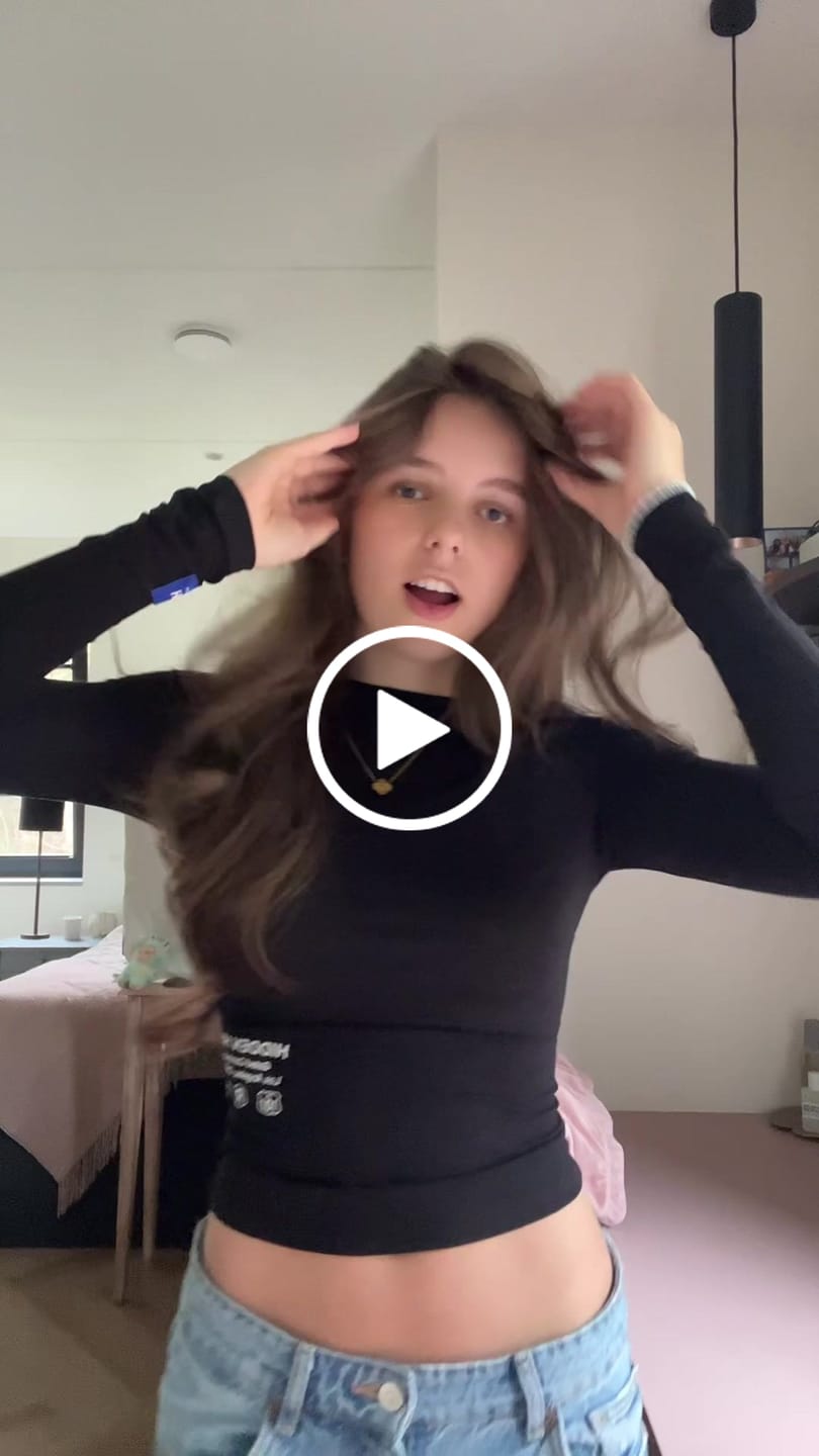 Customer video review of LABEL LONGSLEEVE TOP BLACK