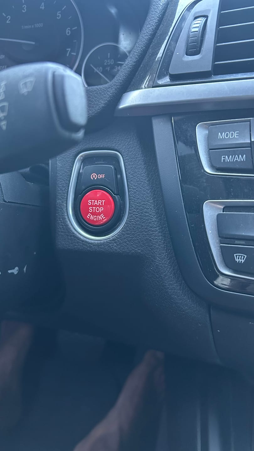 Customer photo review of Sports Red Start Stop Engine Switch Button Compatible with BMW,Power Ignition Start Stop Button Replacement(Compatible with BMW 1 2 3 4 5 6 7 X1 X3 X4 X5 X6/F30 F10 F01 F15 F16