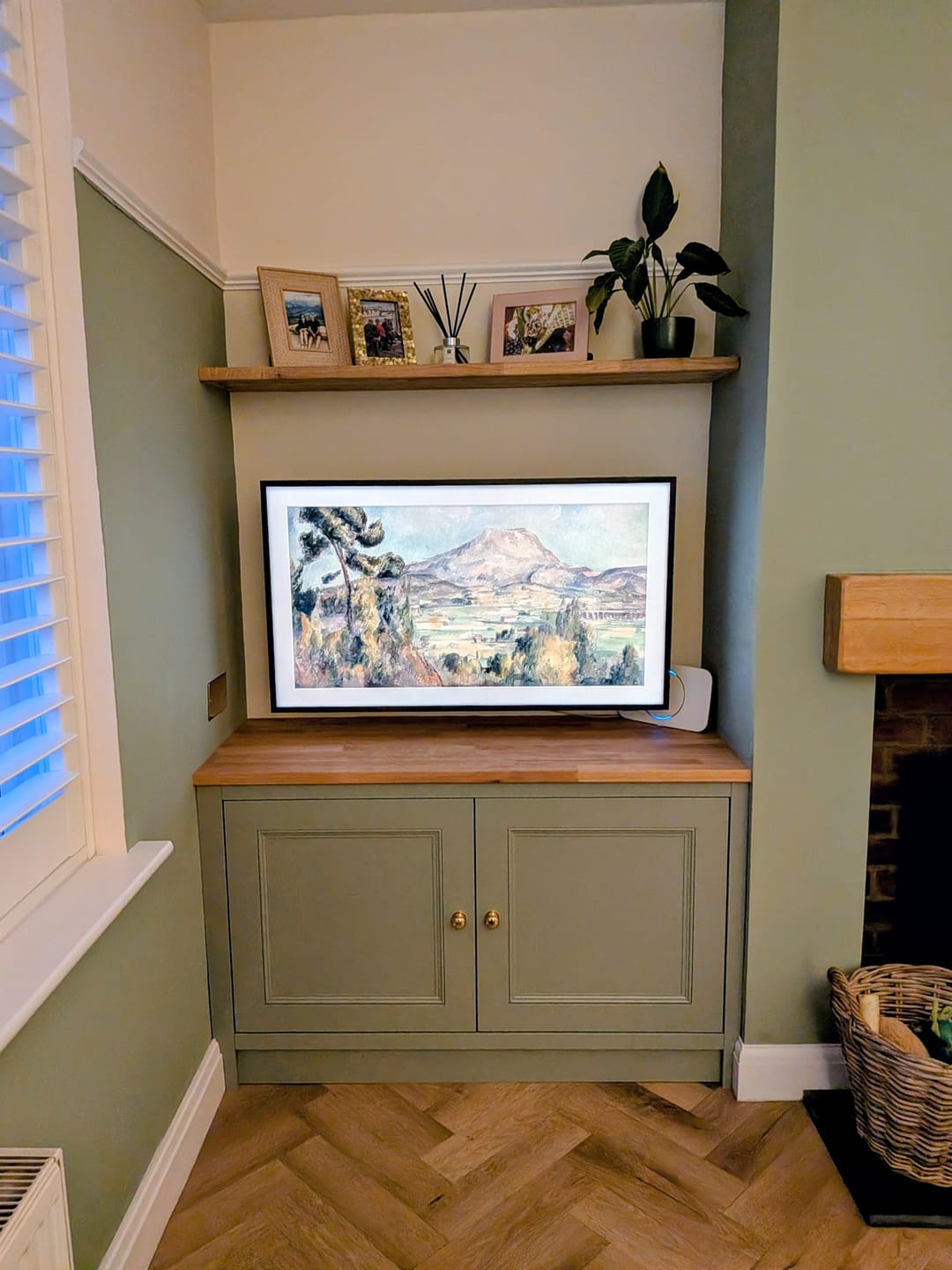Customer photo review of Classic Polished Brass Cupboard Handles
