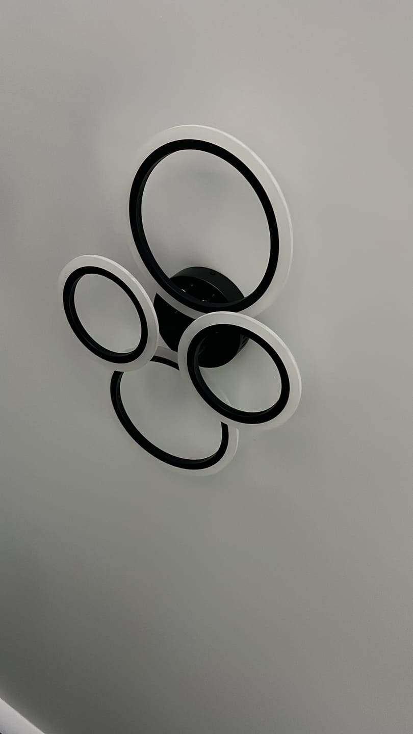 Customer photo review of Lustra LED 2+2 CIRCLE BLACK Echivalent 400W Telecomanda