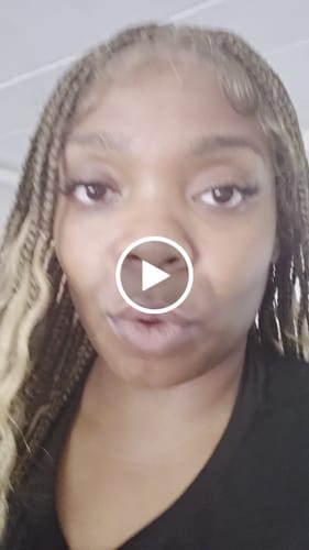 Customer video review of Tangleless Human Hair Boho Curls Knotless Box Braided Wig 32“ HD Lace 100 Strands - Comfort Plus / Inner Splice Stretchable Lace