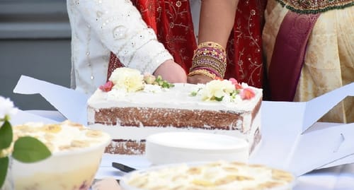 Customer photo review of floral sheet cake