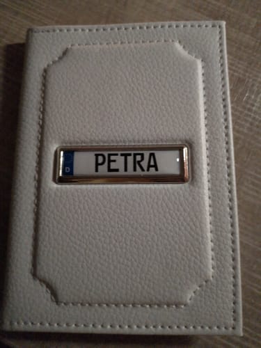 Petra M. review of Fahrzeugschein Hülle mit Deutschland Kennzeichen image 1 out of 1