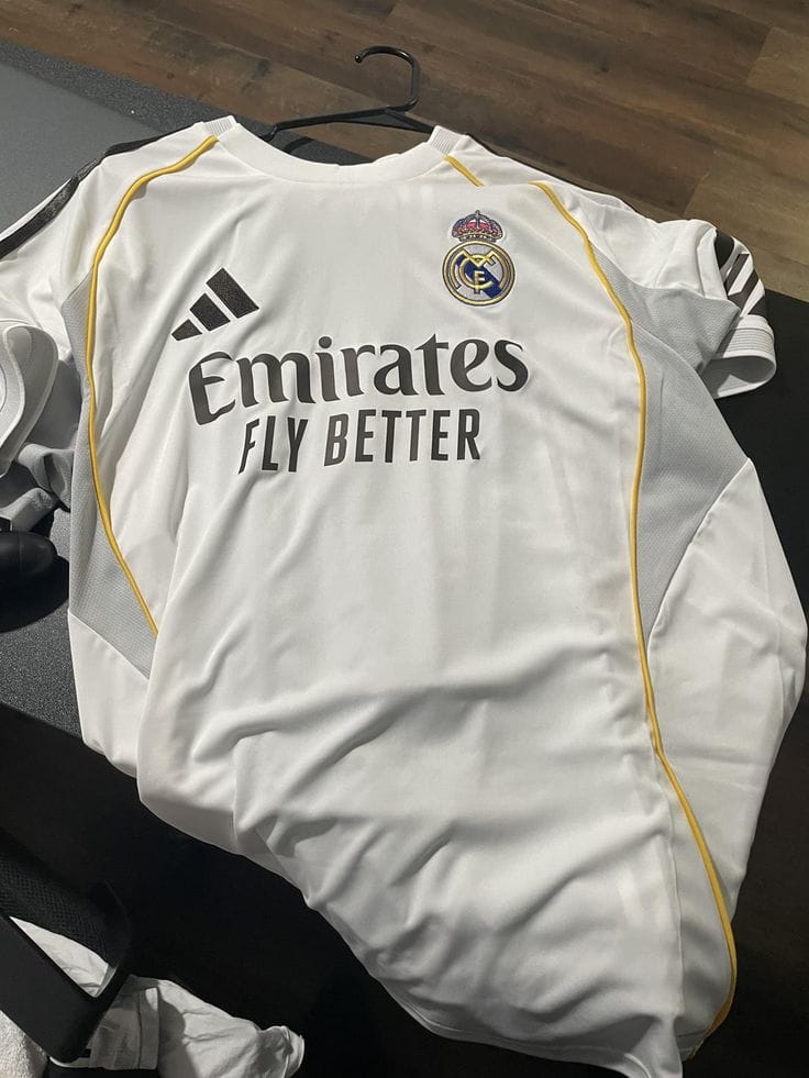 Customer photo review of Real Madrid 25/26 Home Jersey
