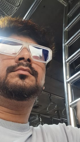 Anit Amrut D. review of Voyage Victor Transparent Wayfarer Eyeglasses for Men & Women (8725MG4643-C3) image 1 out of 1