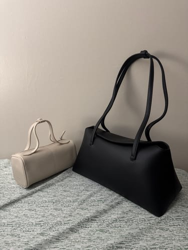 Customer photo review of Chrystie Bag Black