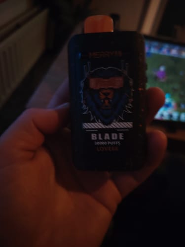 Customer photo review of Merry-Mi - Blade 30K - Puff Jetable / Vape Disposable - 5% nicotine