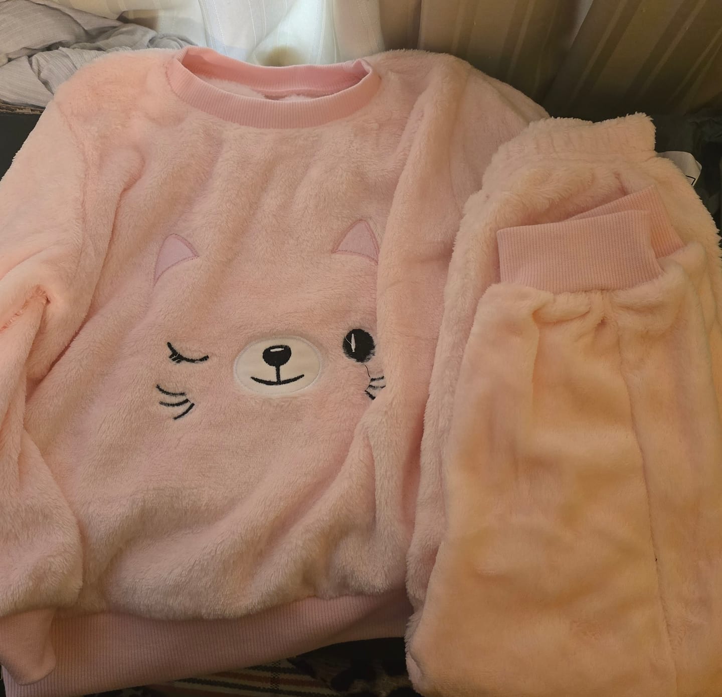Customer photo review of Conjunto 2 piezas plush abrigado para niña -  ¡Últimos unidades disponibles!