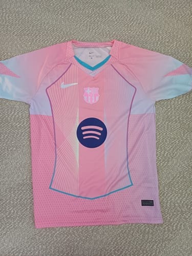 Customer photo review of BARCELONA 25/26  Concept Pink JERSEY