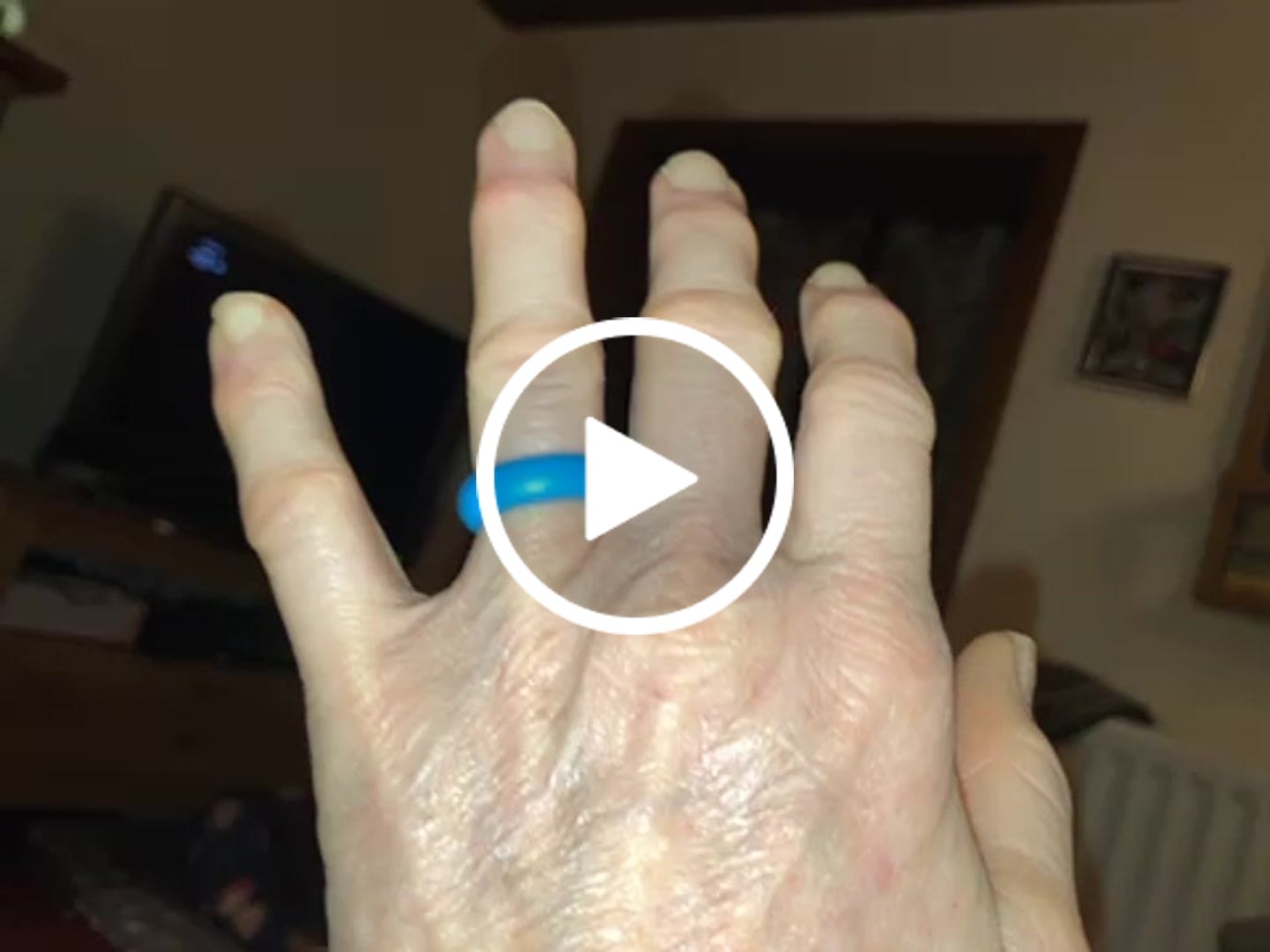 Customer video review of botthms Charcoal Ladies Active Silicone Ring